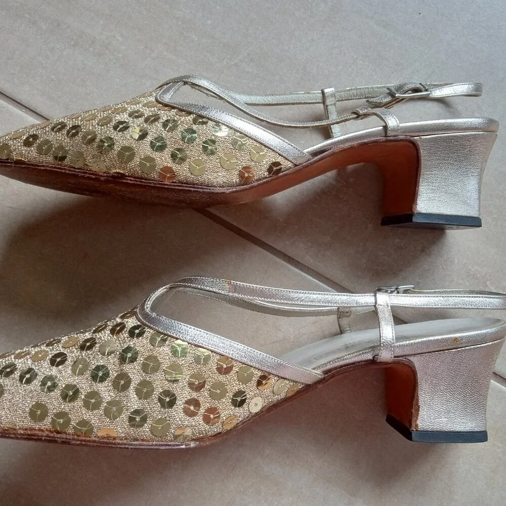 VINTAGE GOLD LAMÉ & SEQUIN SHOE - Picture 4 of 14